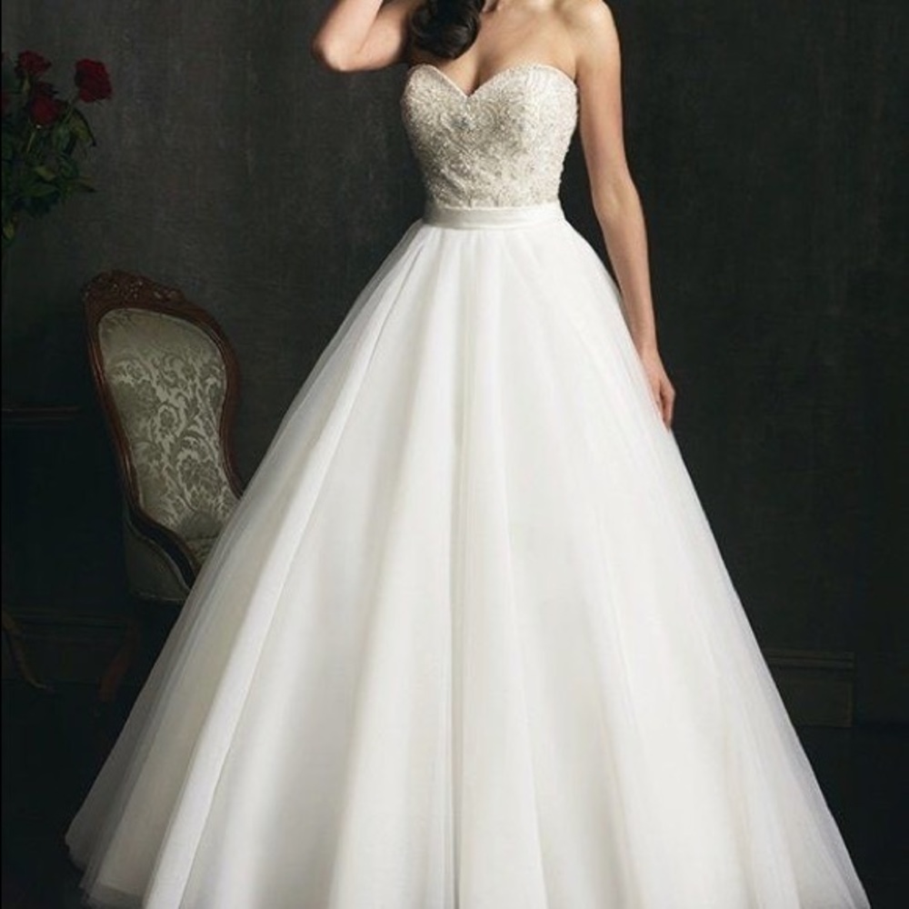 Wedding Dress - Allure 9055